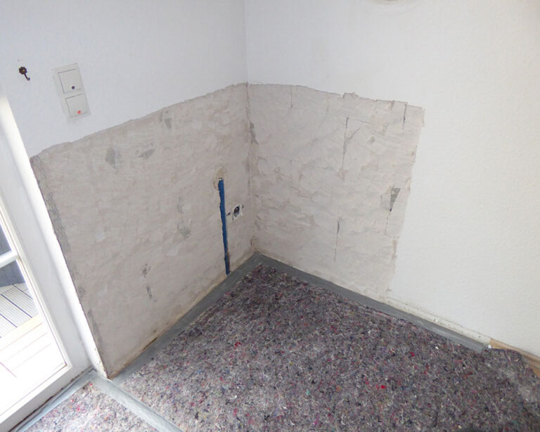 Alten-Putz-abgeschlagen